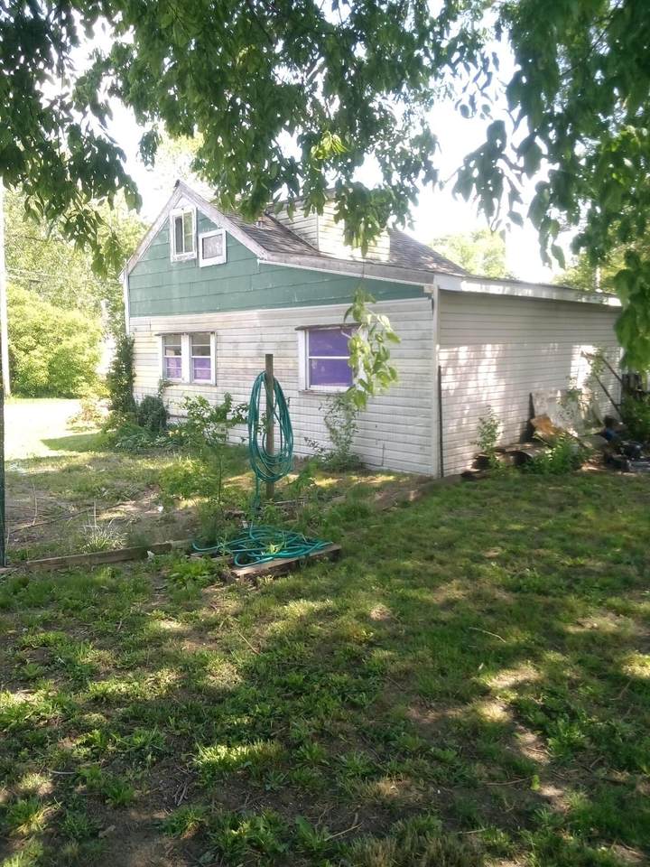 405 Hedges Street - Photo 1