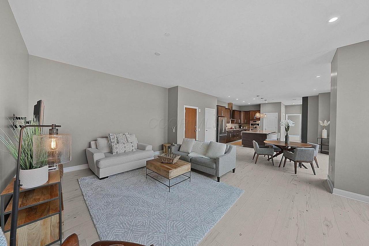 250-413 Spring Street - Photo 1