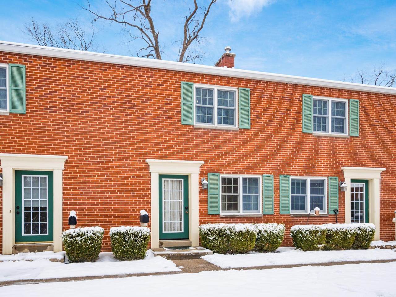 366 Parkview Drive - Photo 1