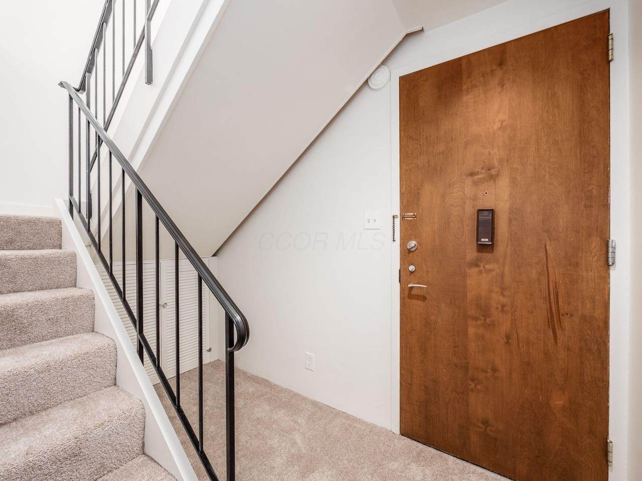 1000-211 Urlin Avenue - Photo 1