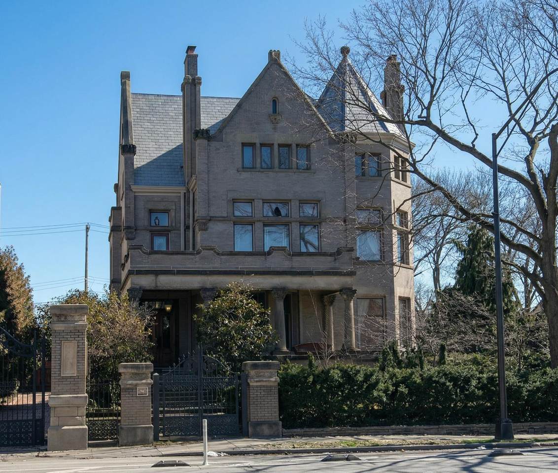 875 Broad Street - Photo 1