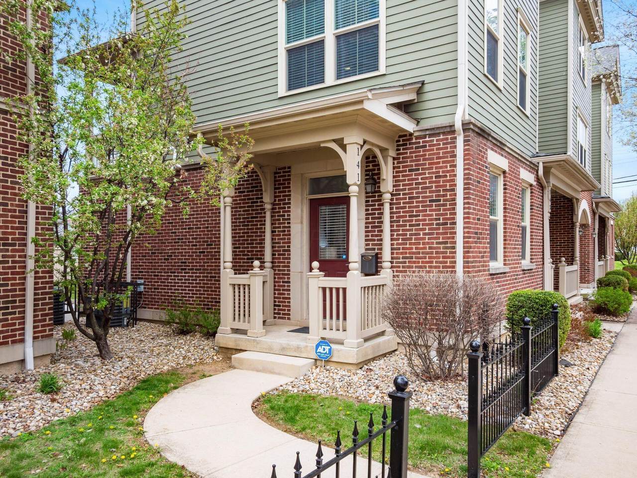 141 21st Street - Photo 1
