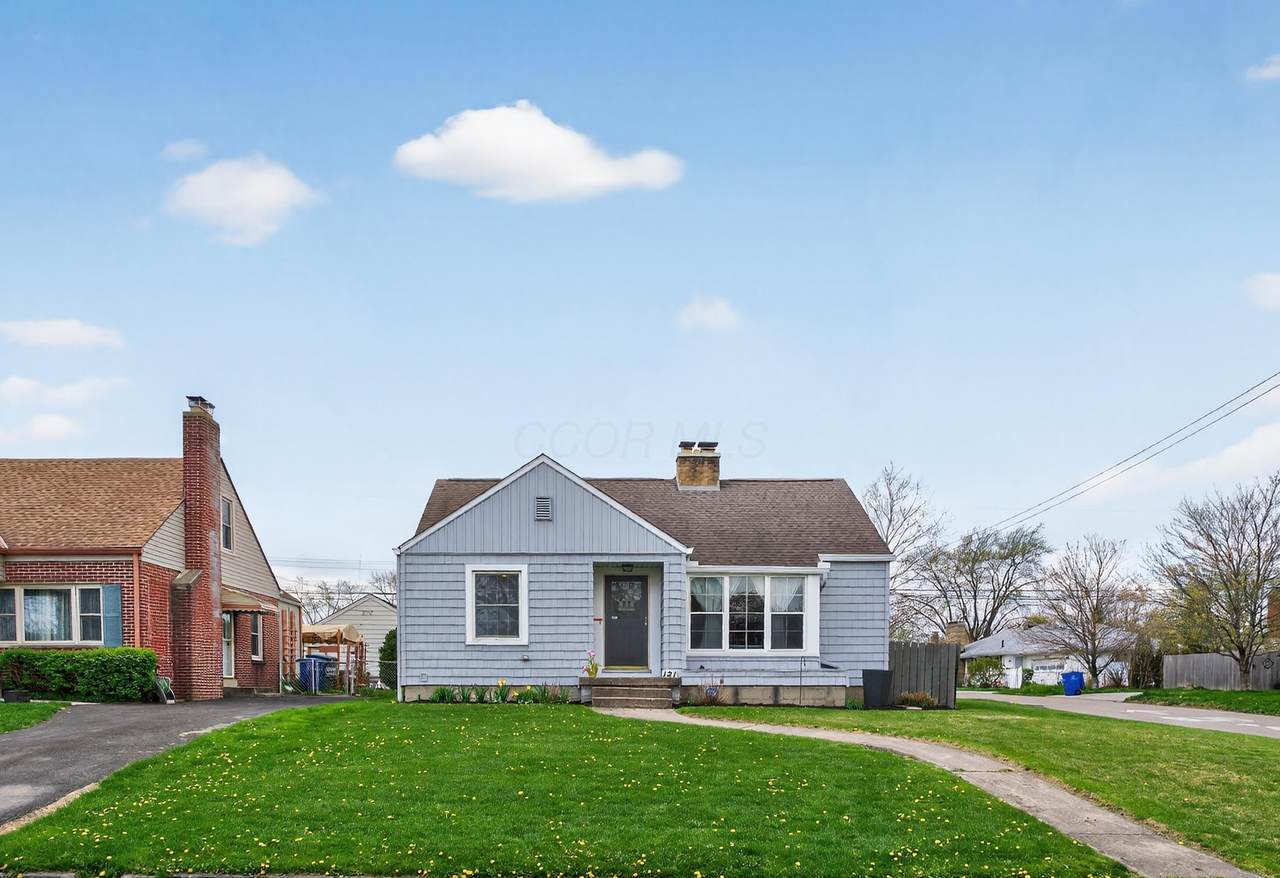 121 Southampton Avenue - Photo 1