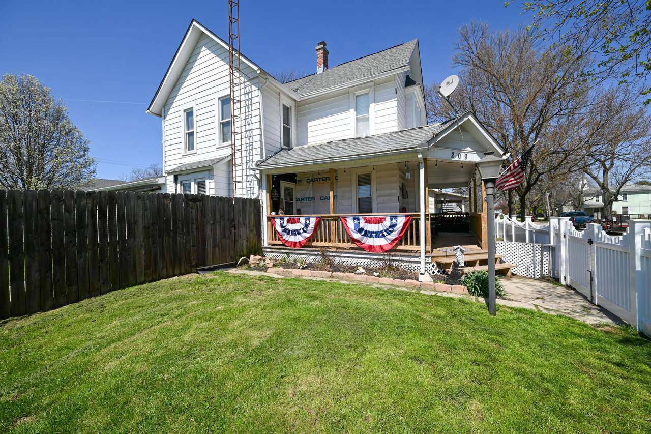 209 Main Street - Photo 1