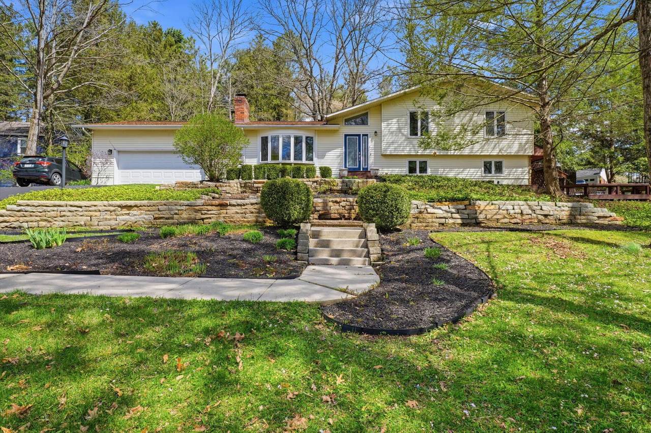 328 Pinetree Drive - Photo 1