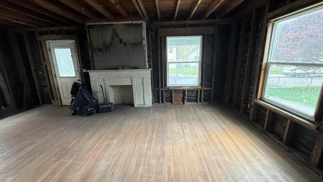 1079 Ellsworth Avenue - Photo 1