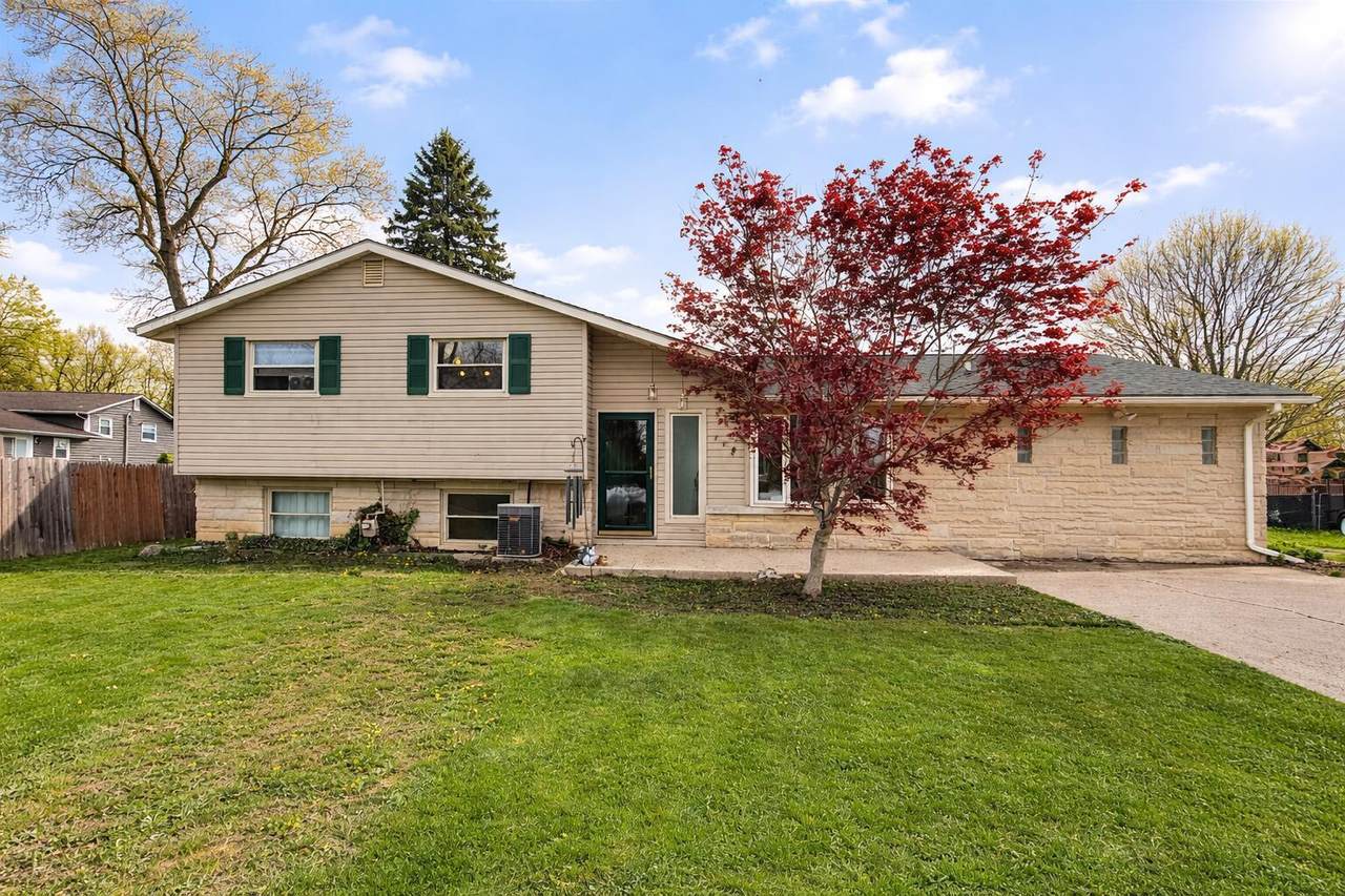 448 Ontario Avenue - Photo 1