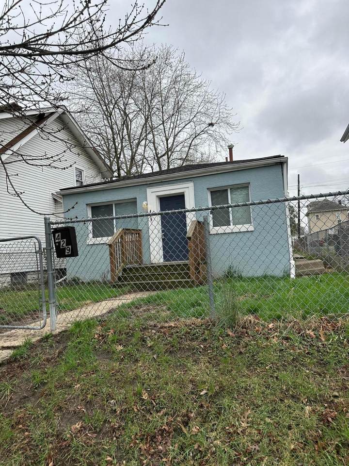 429 Harris Avenue - Photo 1