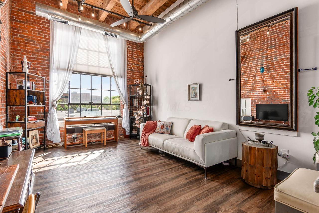570-211 Front Street - Photo 1
