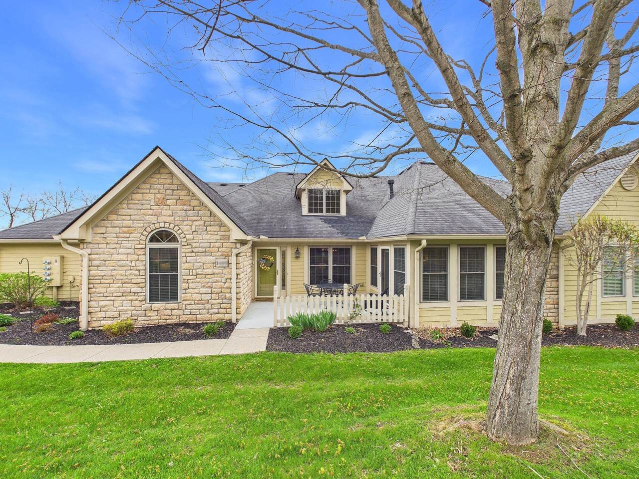1489 Pine View Drive - Photo 1