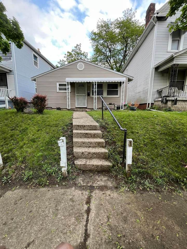 1104 Sidney Street - Photo 1