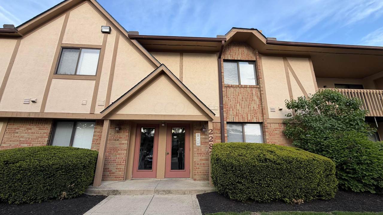 2283-2283G Hedgerow Road - Photo 1