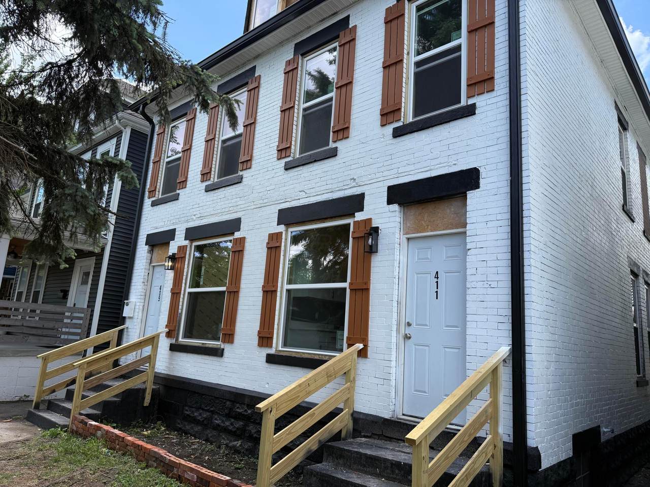 411-409 Saint Clair Avenue - Photo 1