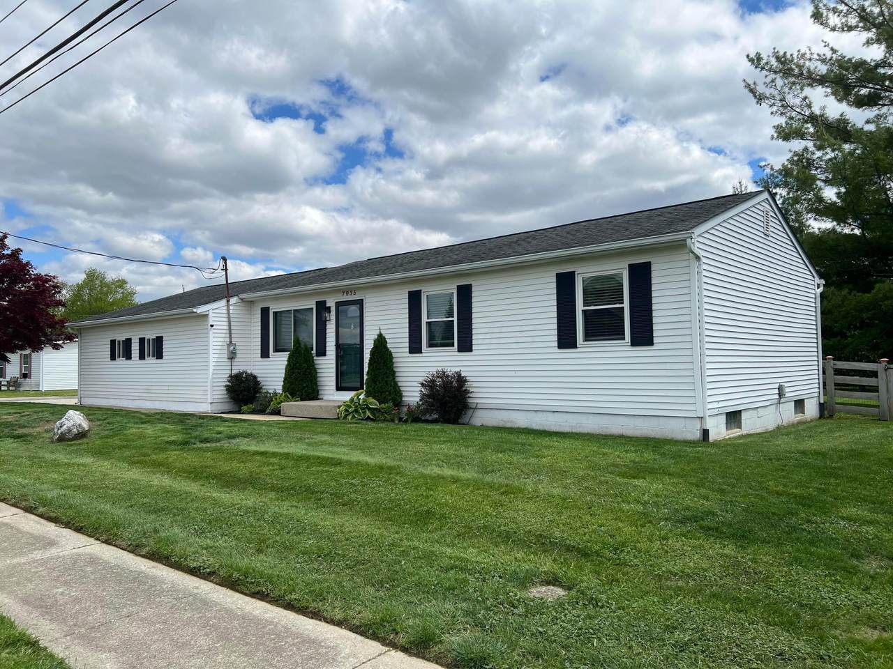 7035 London Groveport Road - Photo 1
