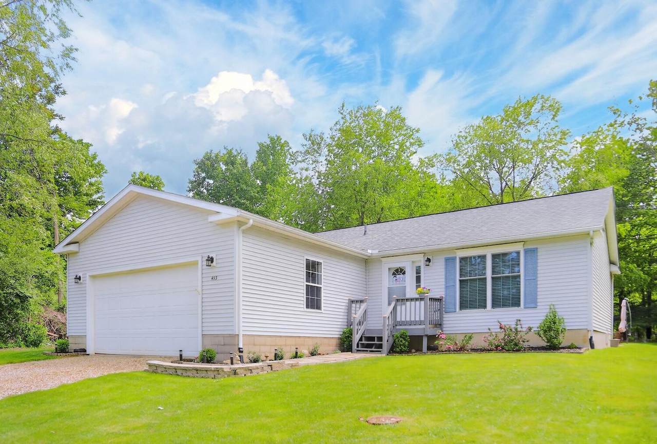 453 Greenlawn Drive - Photo 1