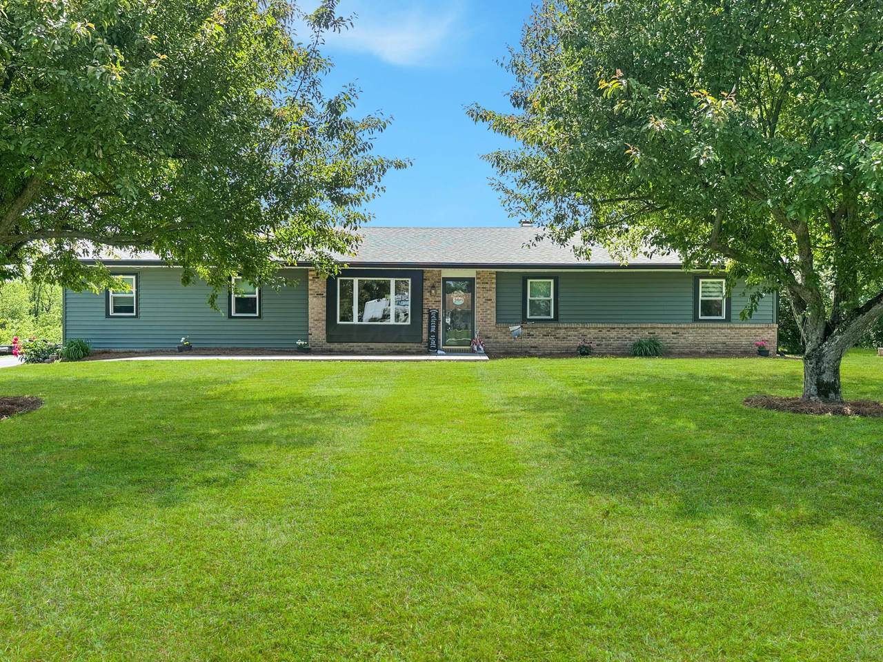 7419 Grayson Drive - Photo 1