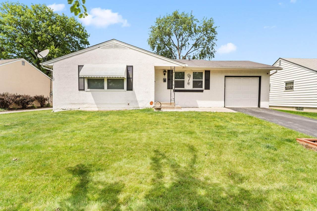 1402 Cardwell Square - Photo 1