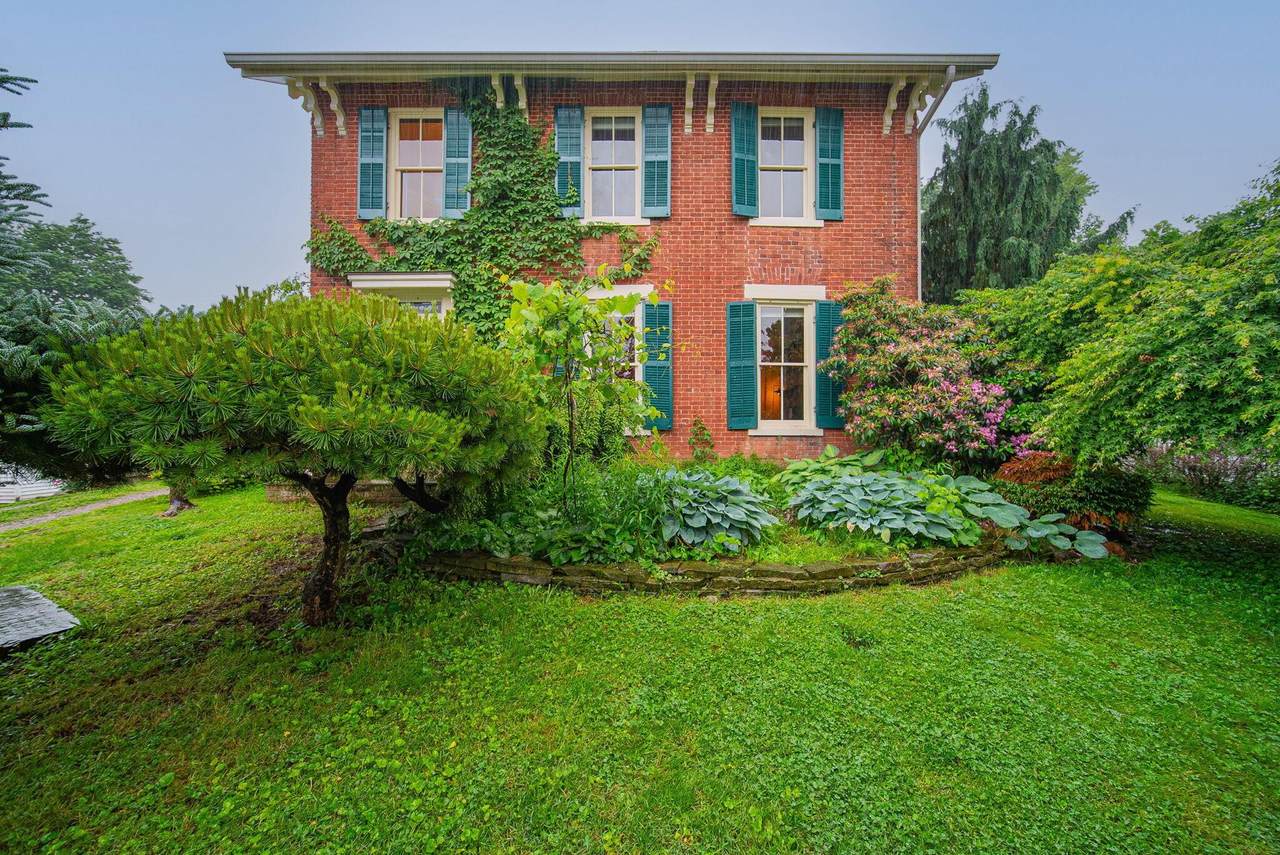 705 Deacon Street - Photo 1