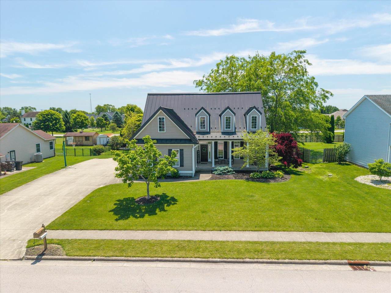 1035 Farmington Lane - Photo 1