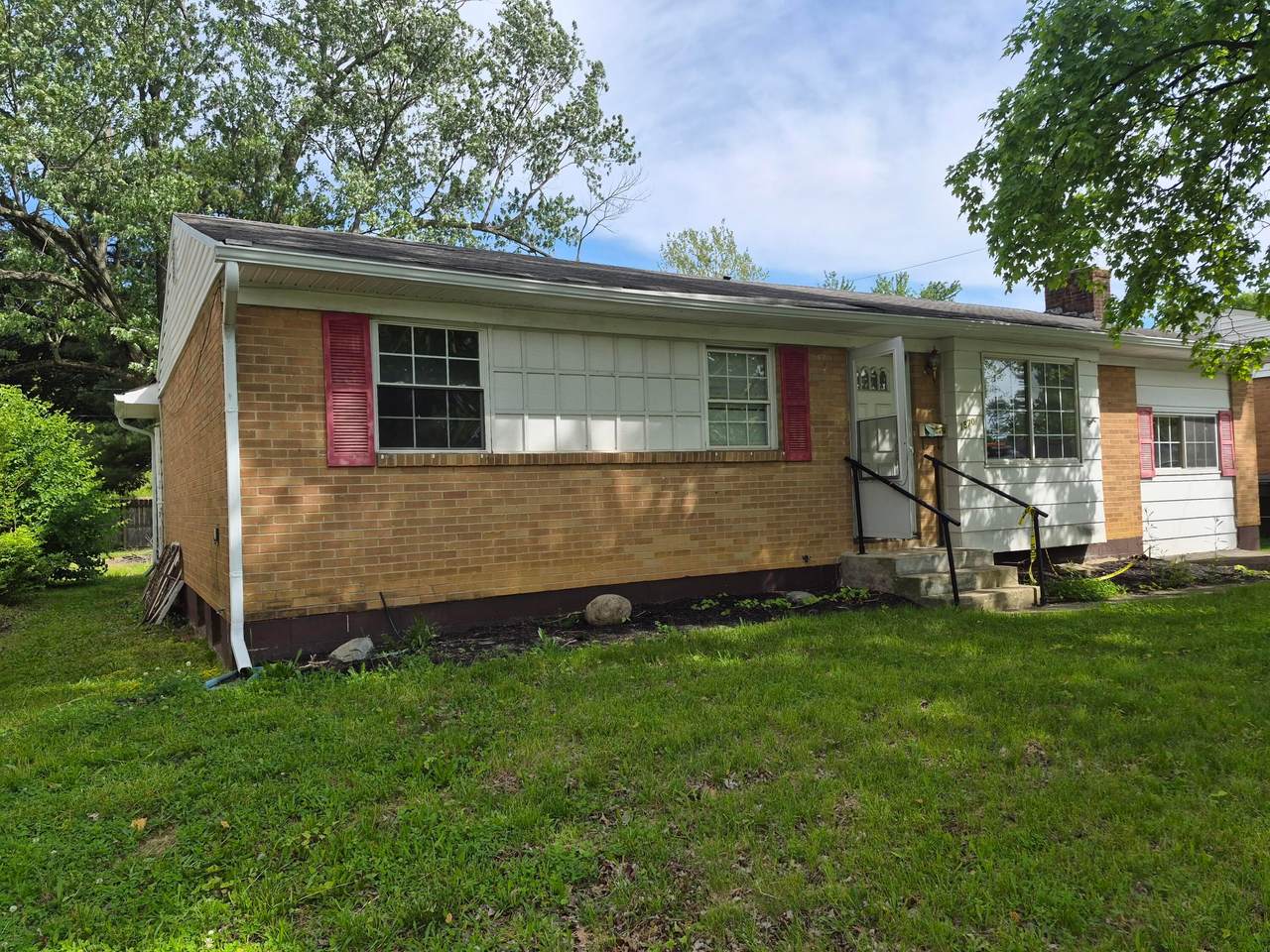1870 Lonsdale Road - Photo 1