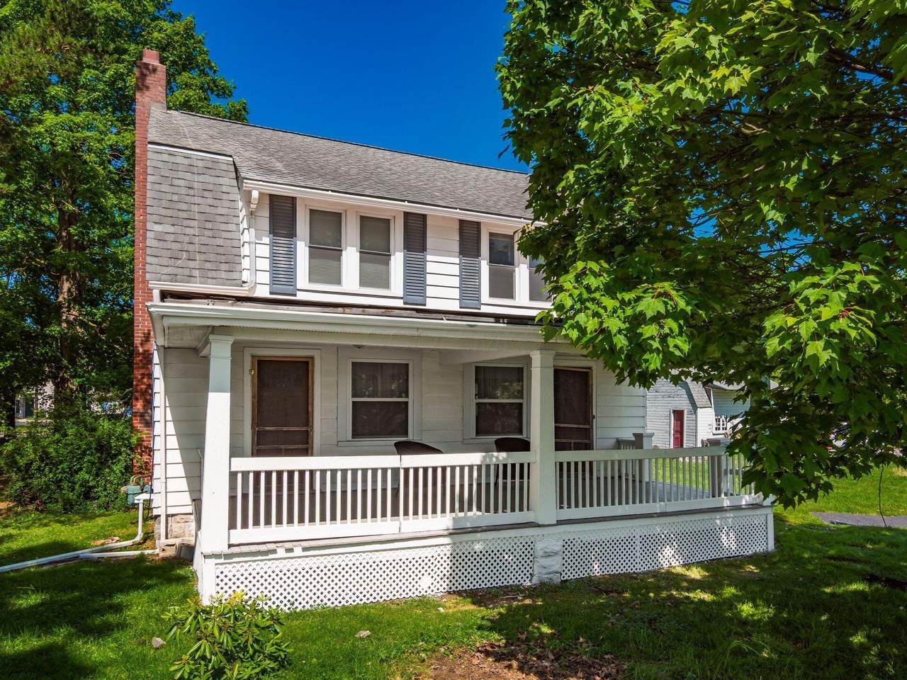 220 Curtis Street - Photo 1