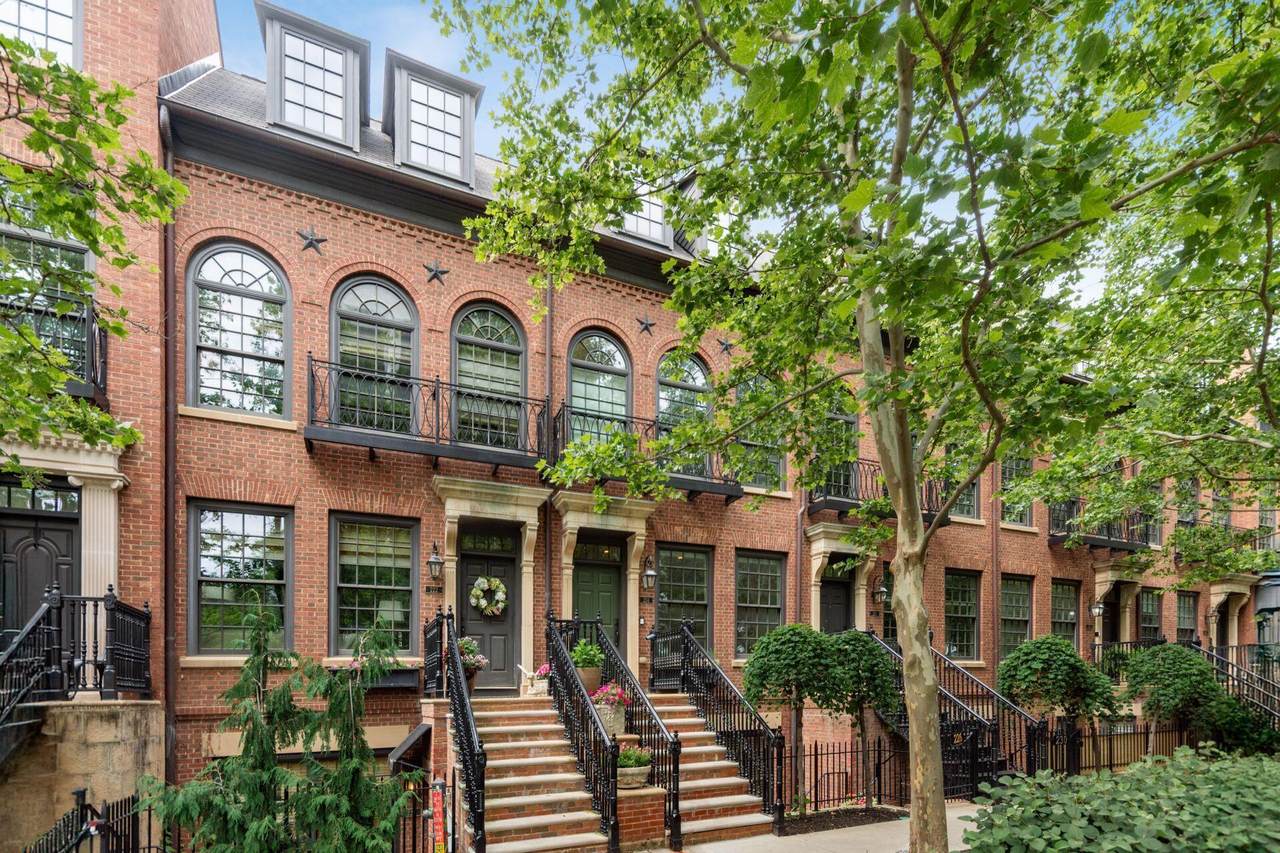 224-TH27 Gay Street - Photo 1