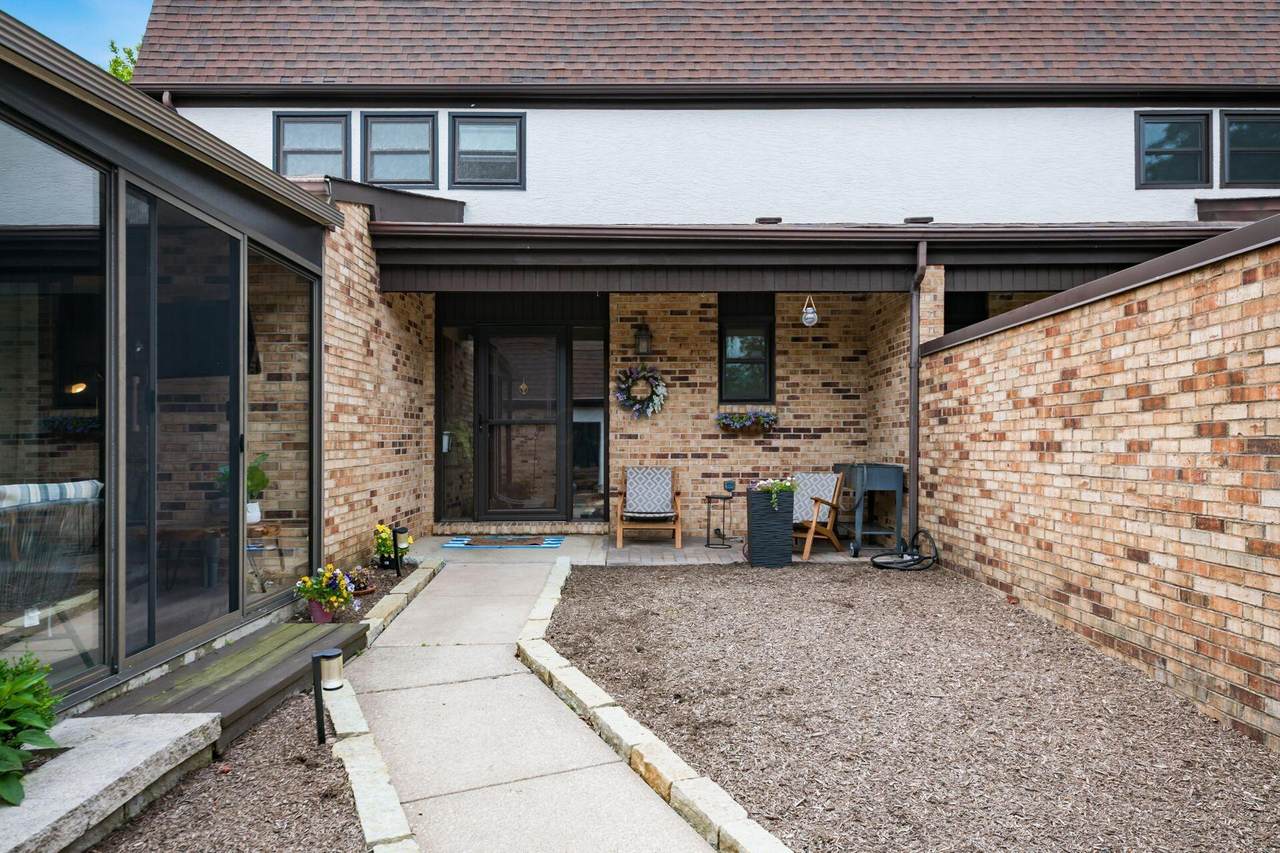 4573 Arlingate Drive - Photo 1