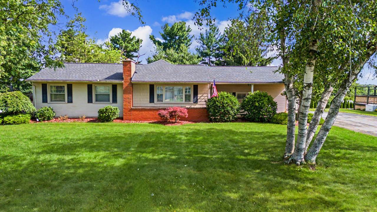 562 Fuhrer Avenue - Photo 1