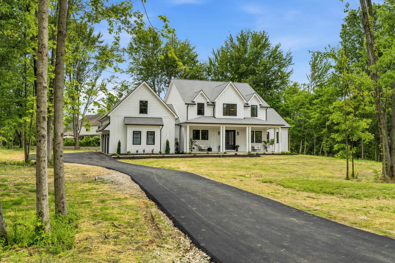 8002 Maxtown Road - Photo 1