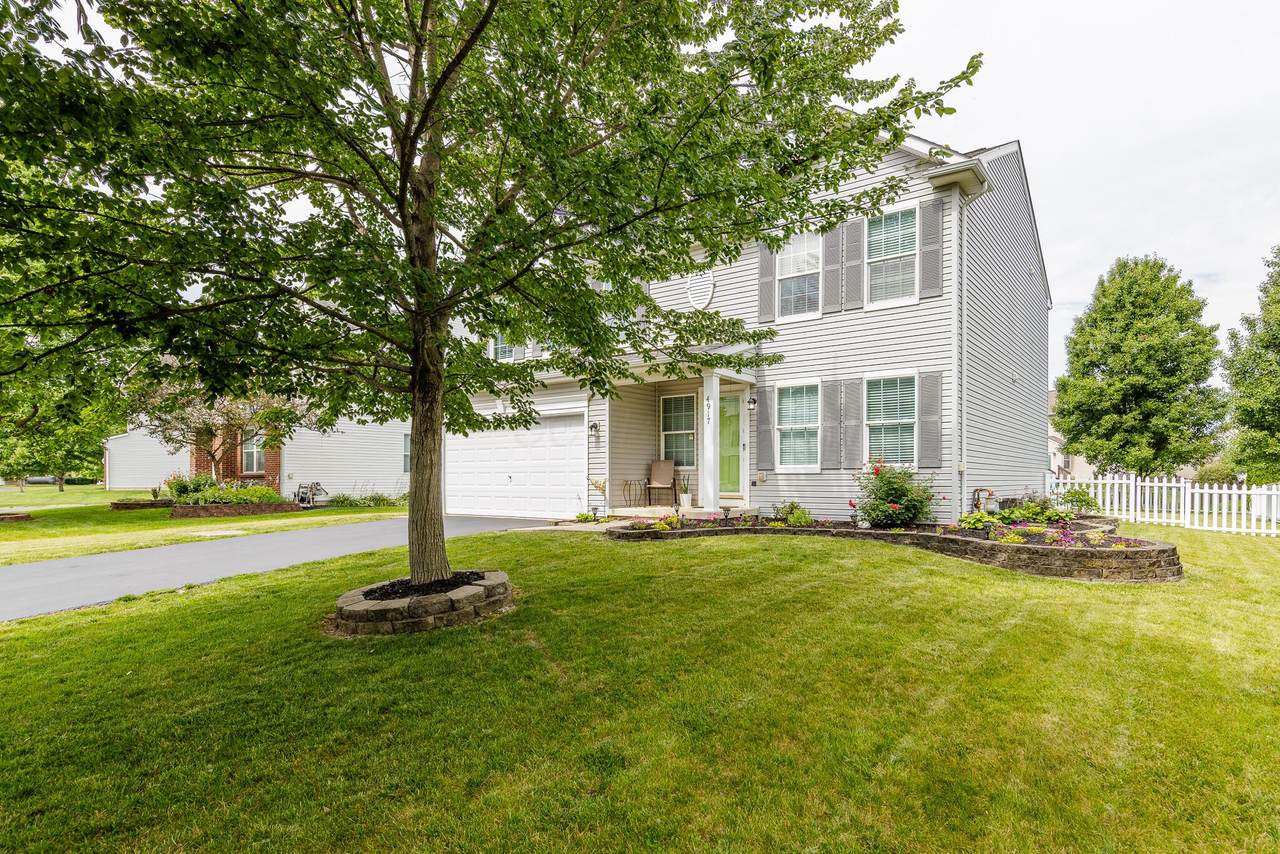 4917 Adwell Loop - Photo 1