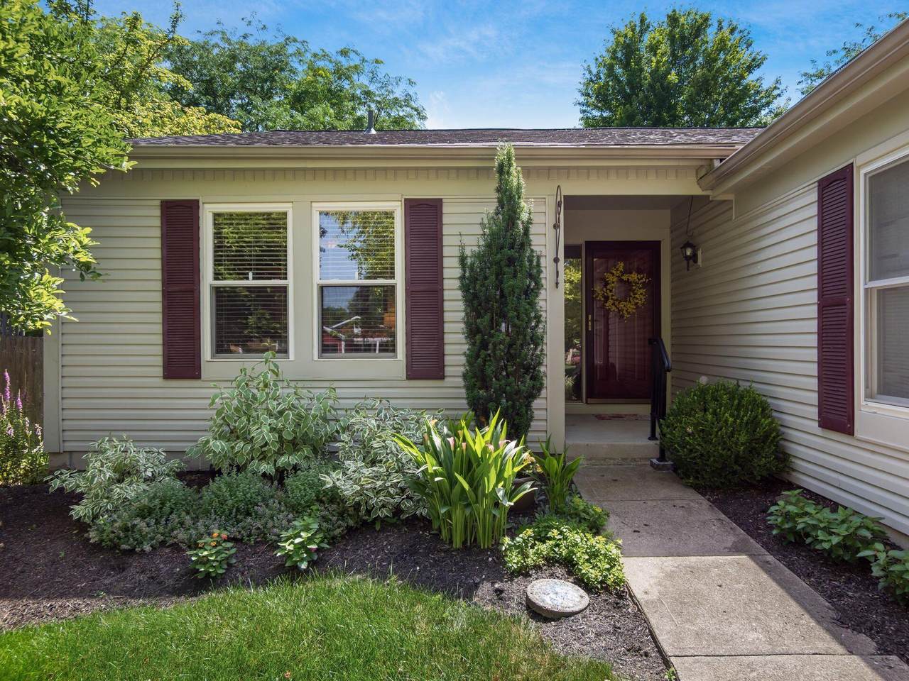 7899 Leaview Drive - Photo 1