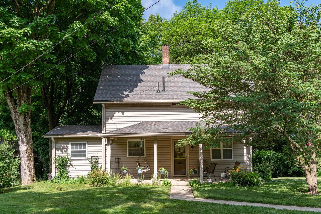 202 Dewey Avenue - Photo 1