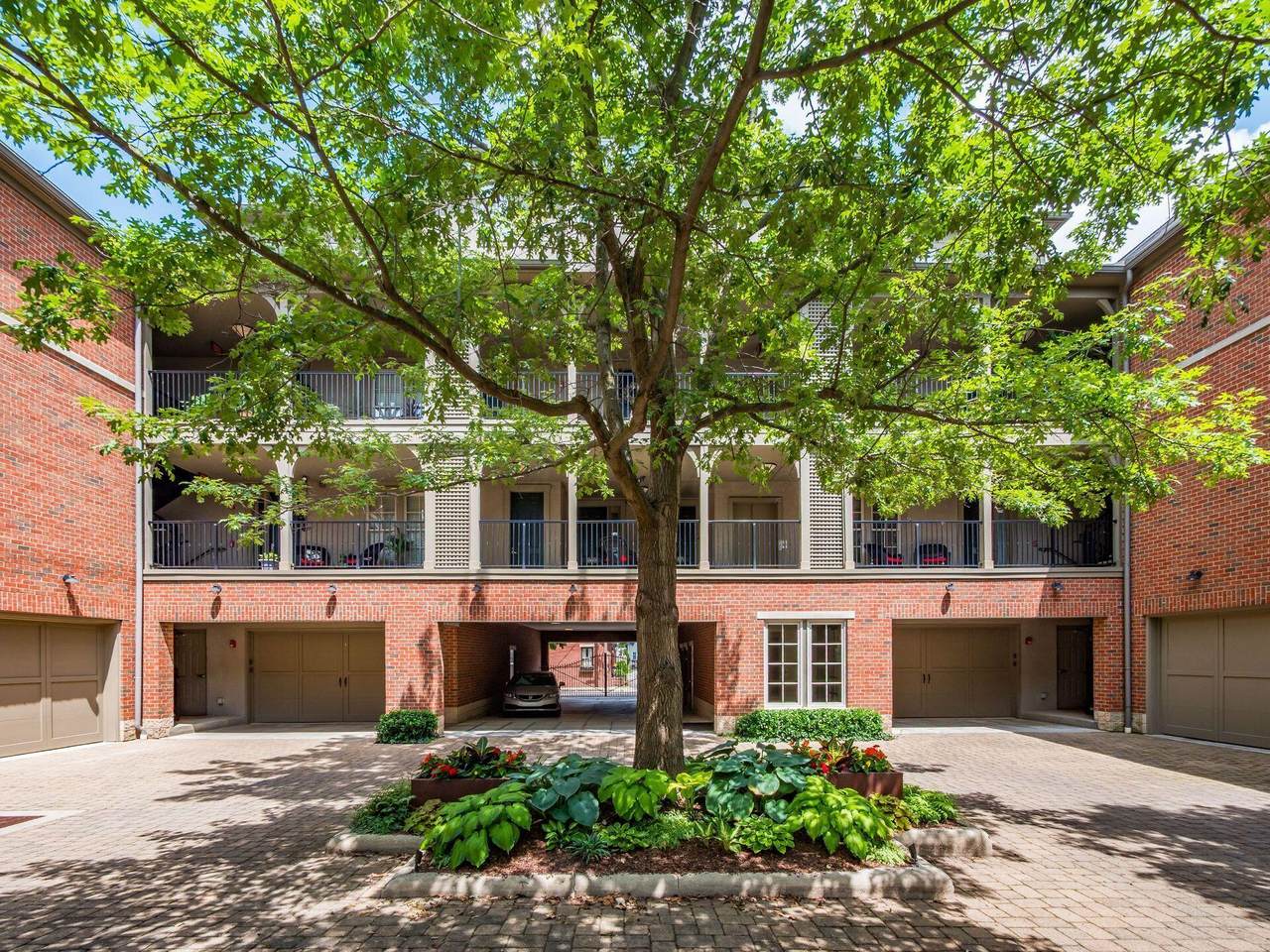871 Pearl Street - Photo 1