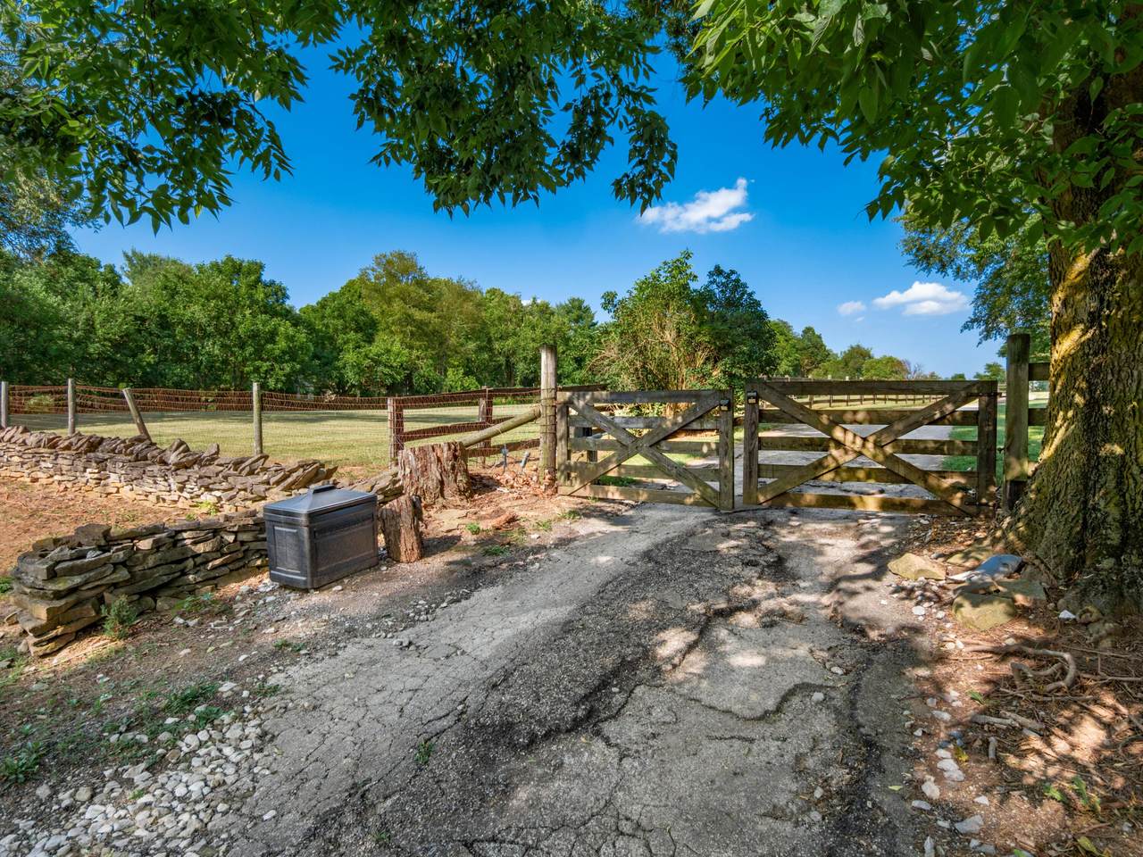 5137 Riverside Drive - Photo 1