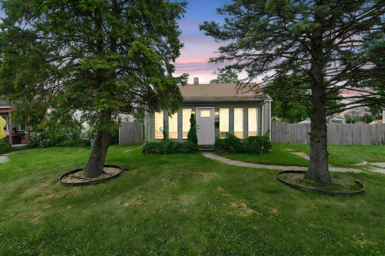 708 Waverly Street - Photo 1
