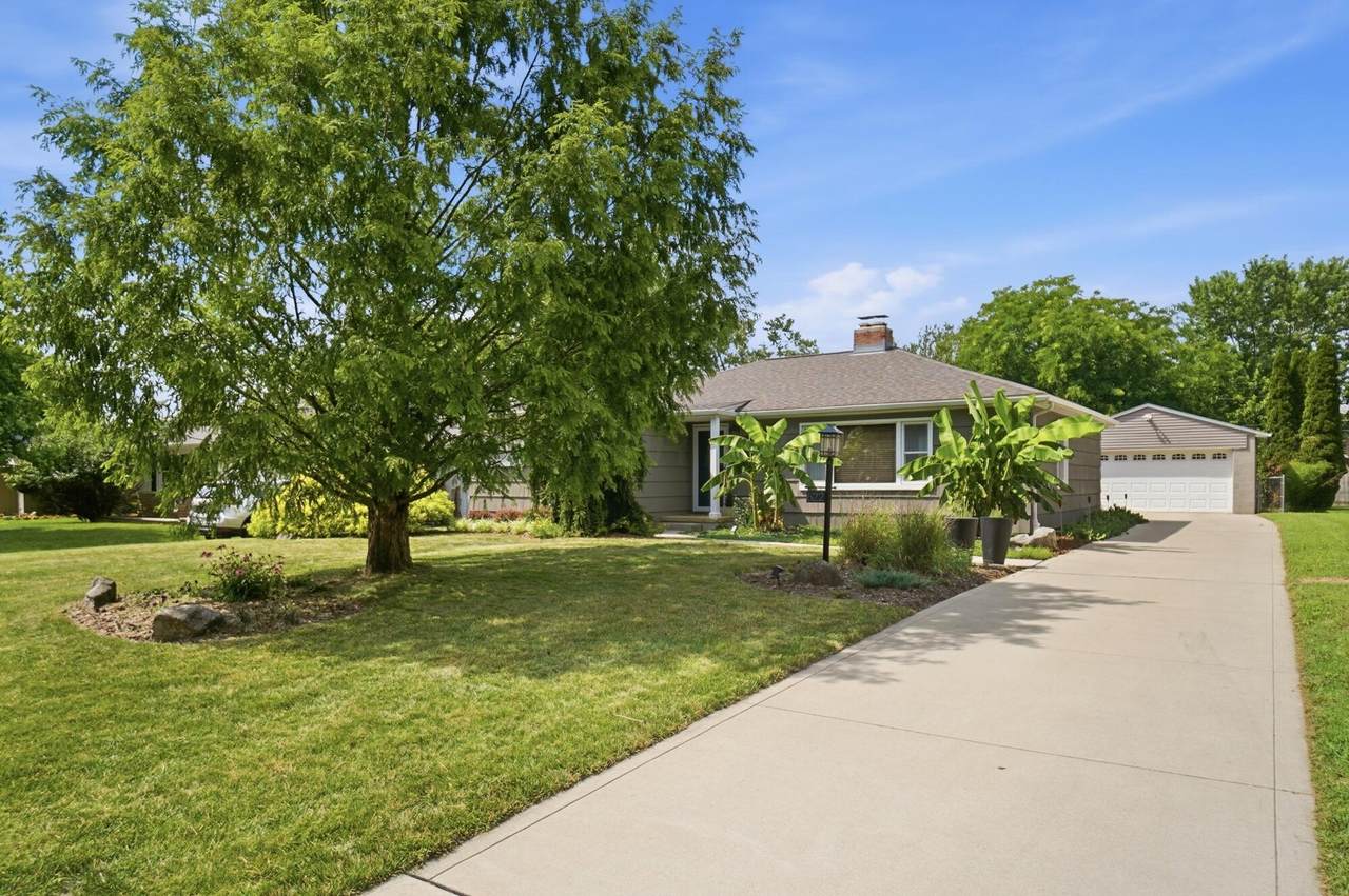622 Beaumont Road - Photo 1