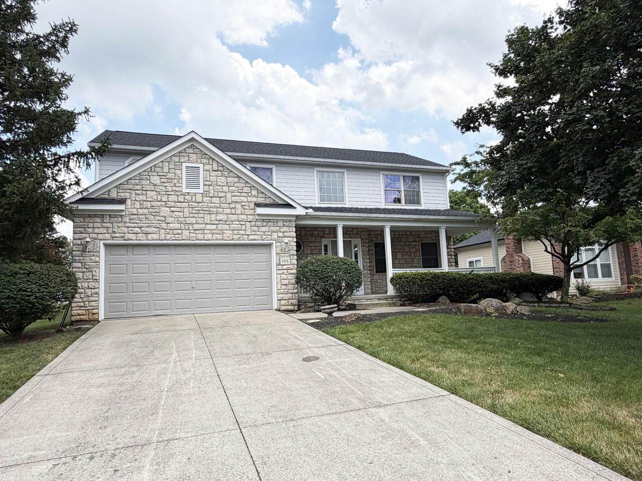 198 Oakwood Court - Photo 1
