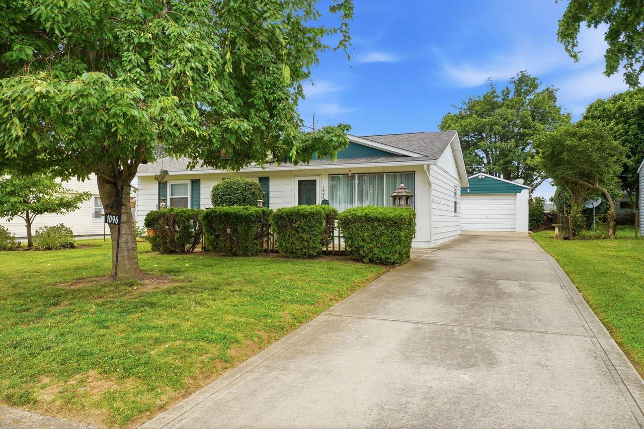1096 Moncrief Avenue - Photo 1