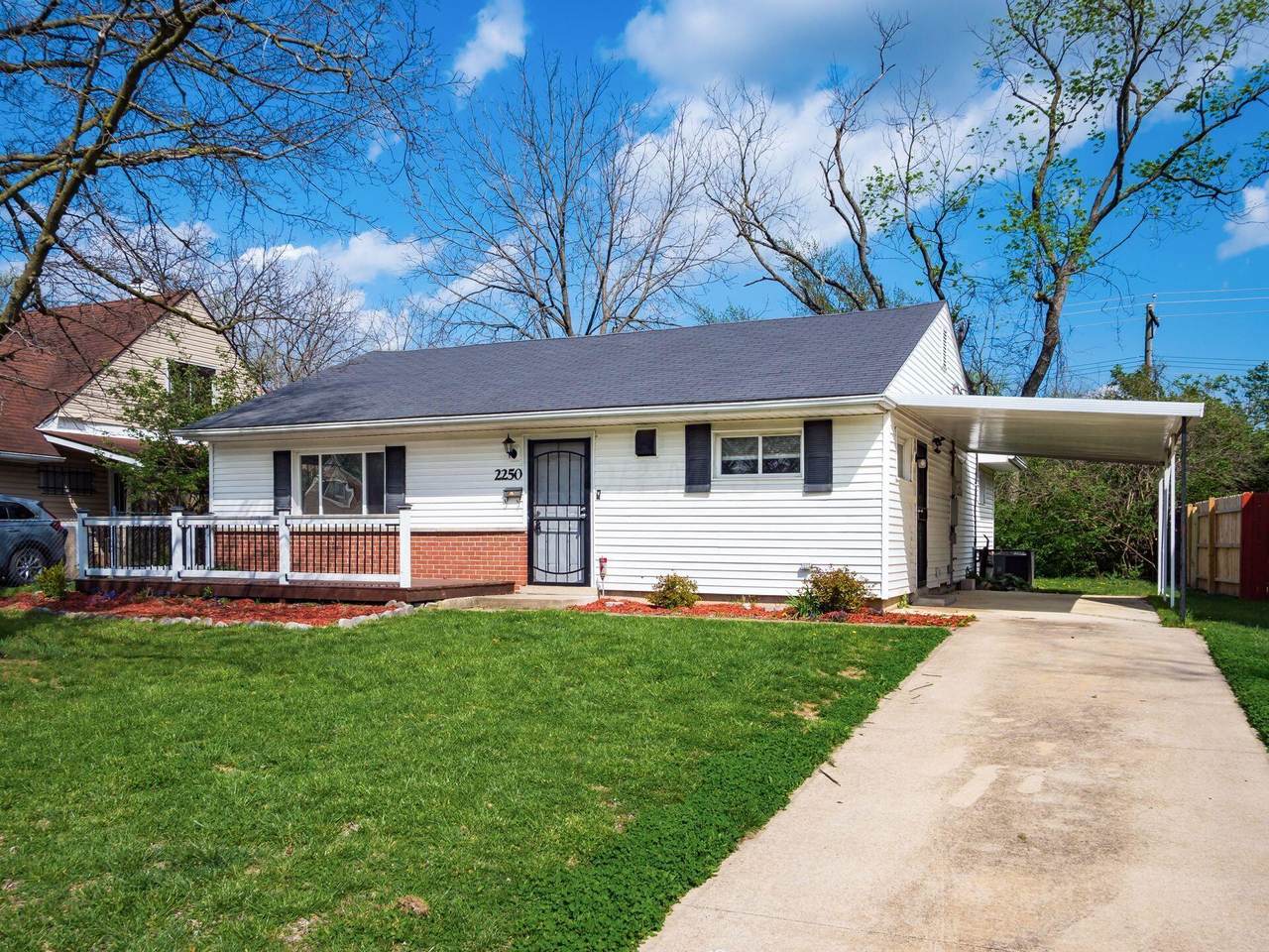 2250 Brentnell Avenue - Photo 1