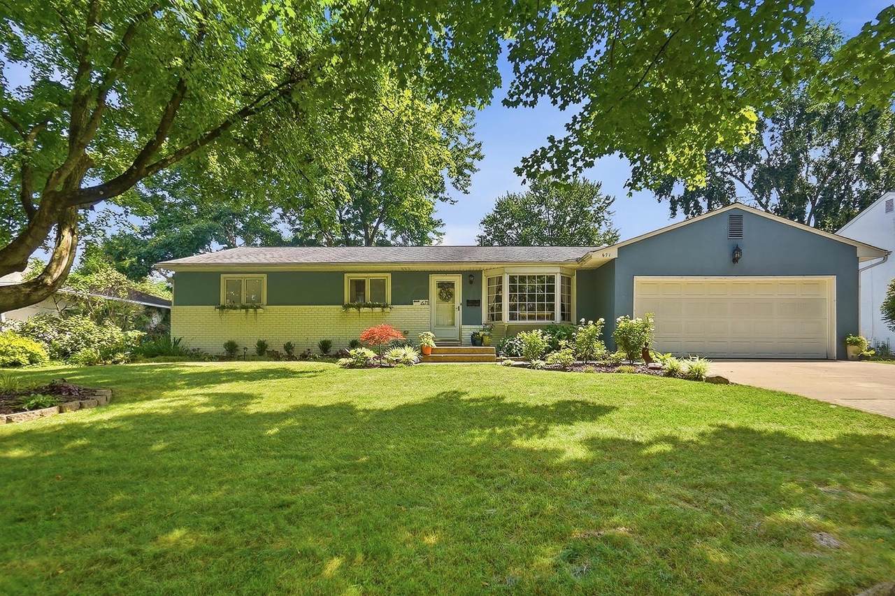 671 Overlook Drive - Photo 1