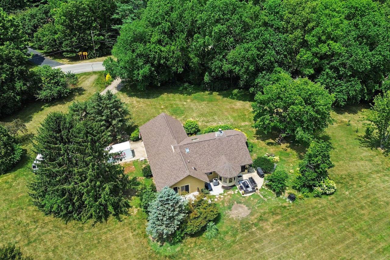 7543 Bloomfield Royalton Road - Photo 1
