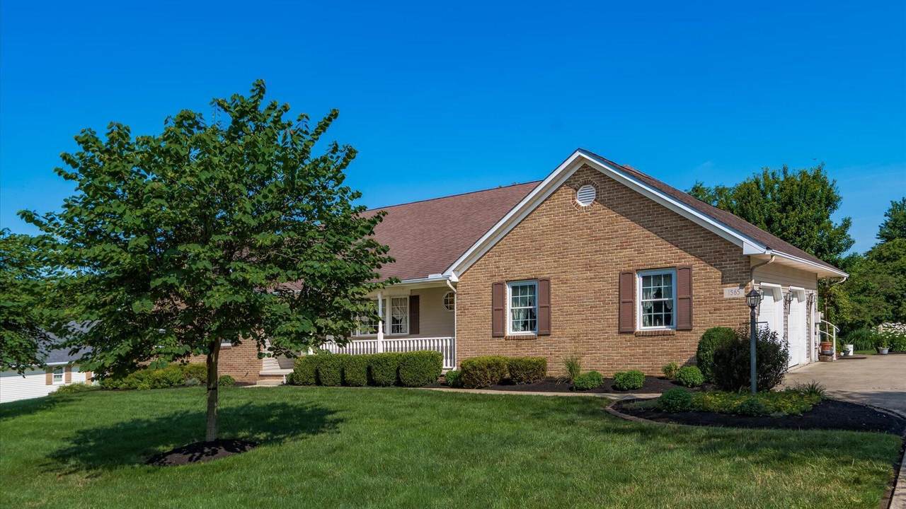 1565 Wheeling Road - Photo 1