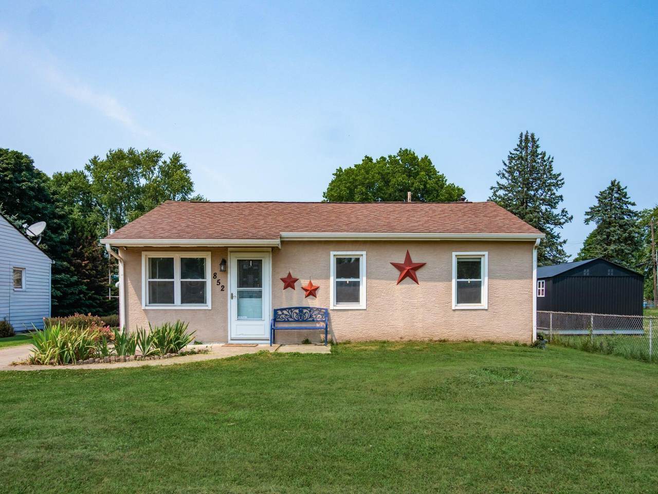 852 Colton Road - Photo 1