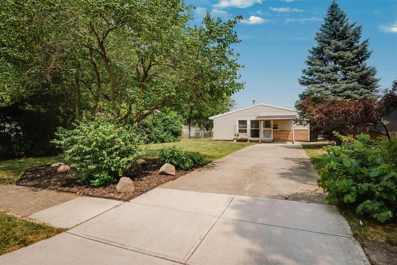 880 Mark Place - Photo 1