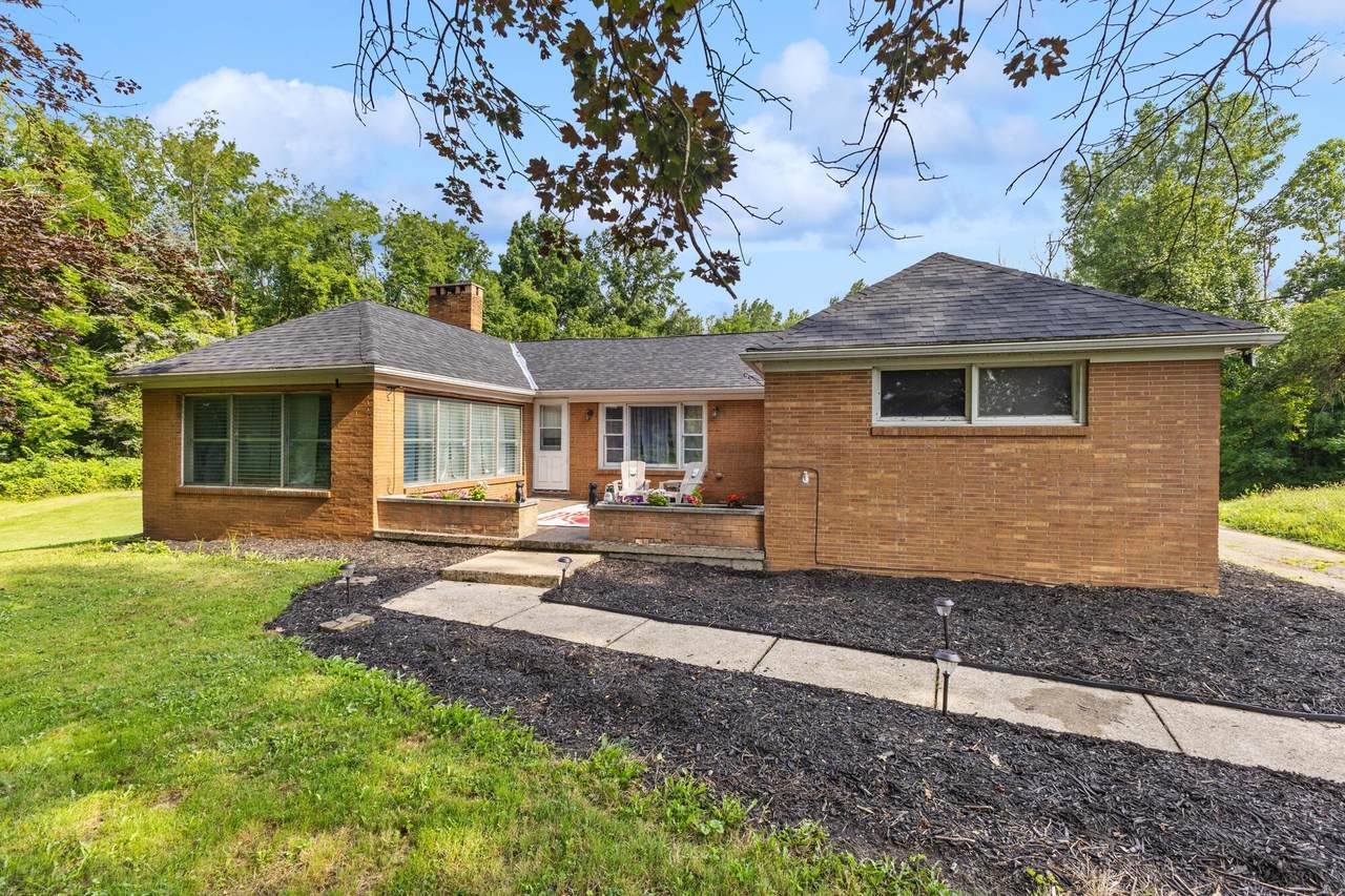 553 Oak Street - Photo 1
