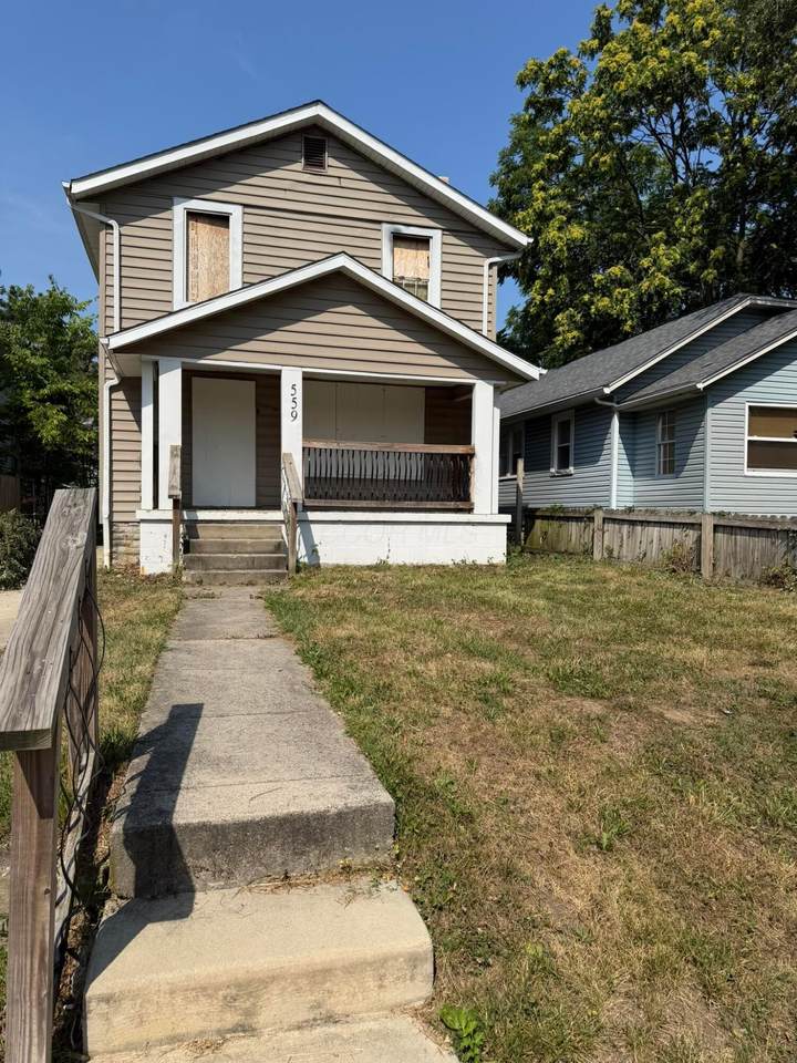 559 Burgess Avenue - Photo 1