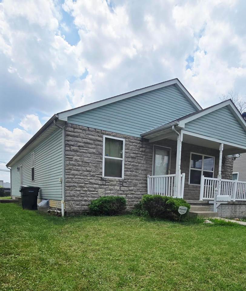 1421 Gibbard Avenue - Photo 1