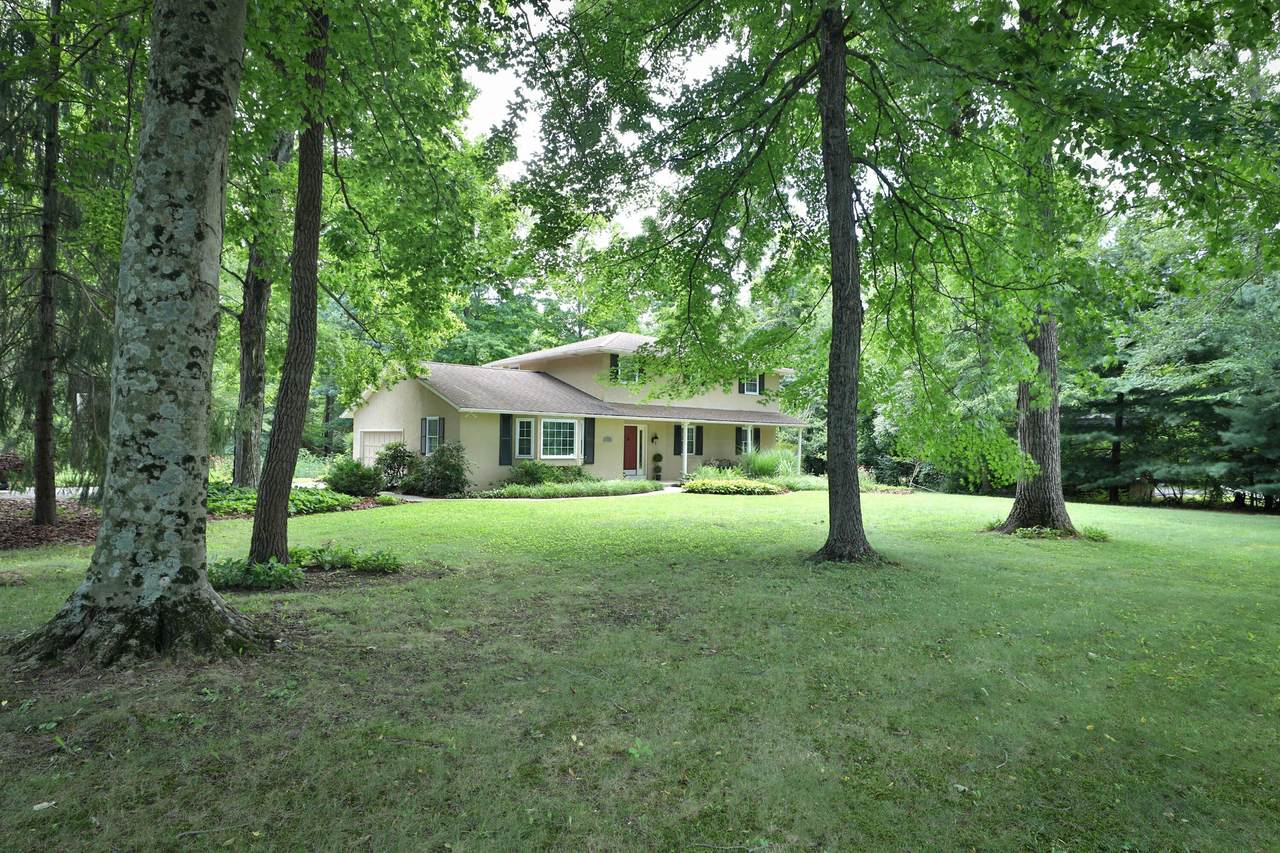 5915 Headley Road - Photo 1