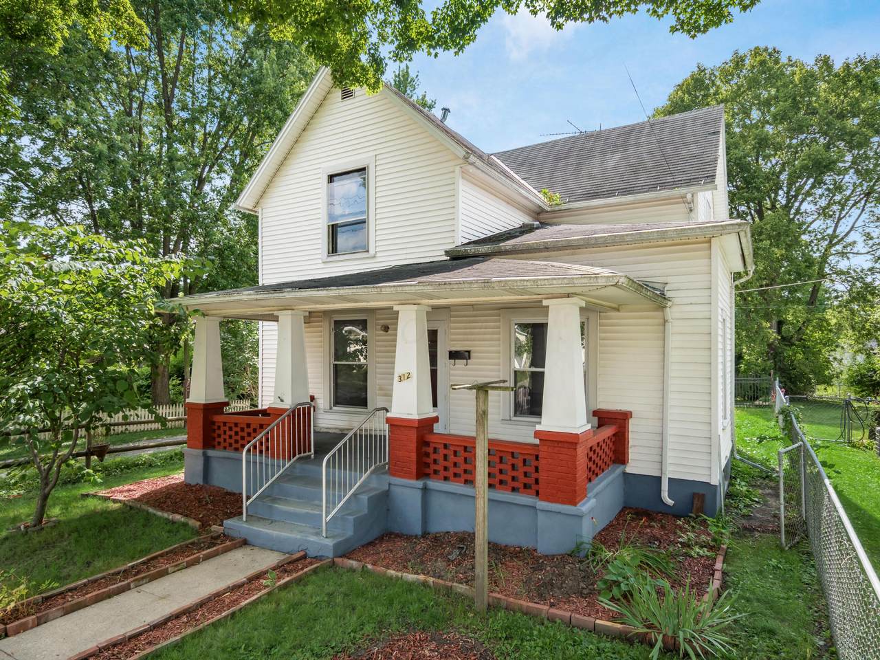 312 Plumvalley Street - Photo 1