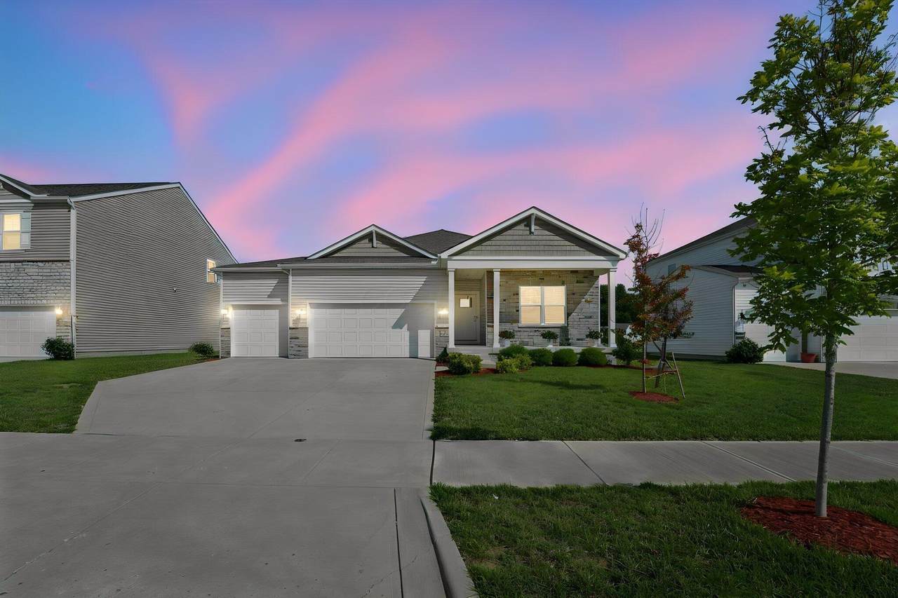 443 Madison Way - Photo 1